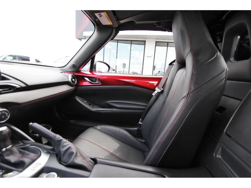 Used 2019 MAZDA MX-5 Miata RF Grand Touring RWD image 14