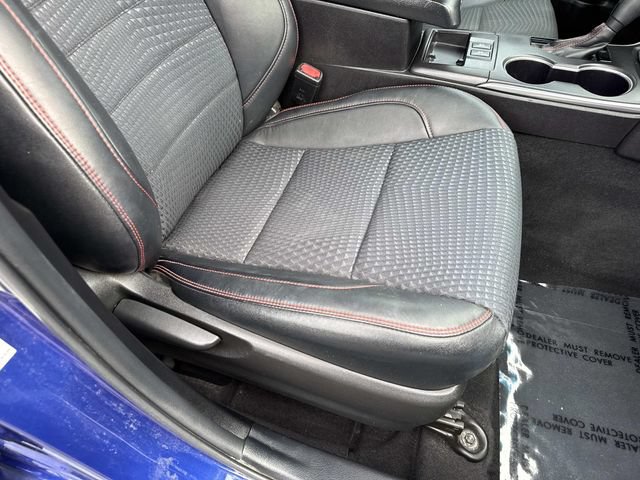 Used 2015 Toyota Camry SE w/ Moonroof Package FWD image 9