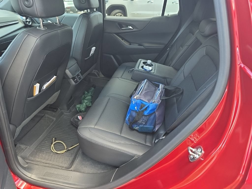 Used 2025 Chevrolet Equinox LT w/ Convenience Package II FWD image 14
