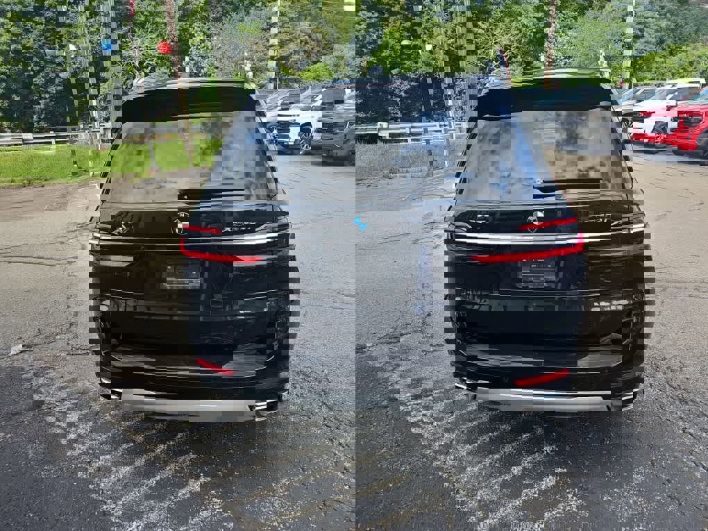 Used 2024 BMW X7 xDrive40i image 8