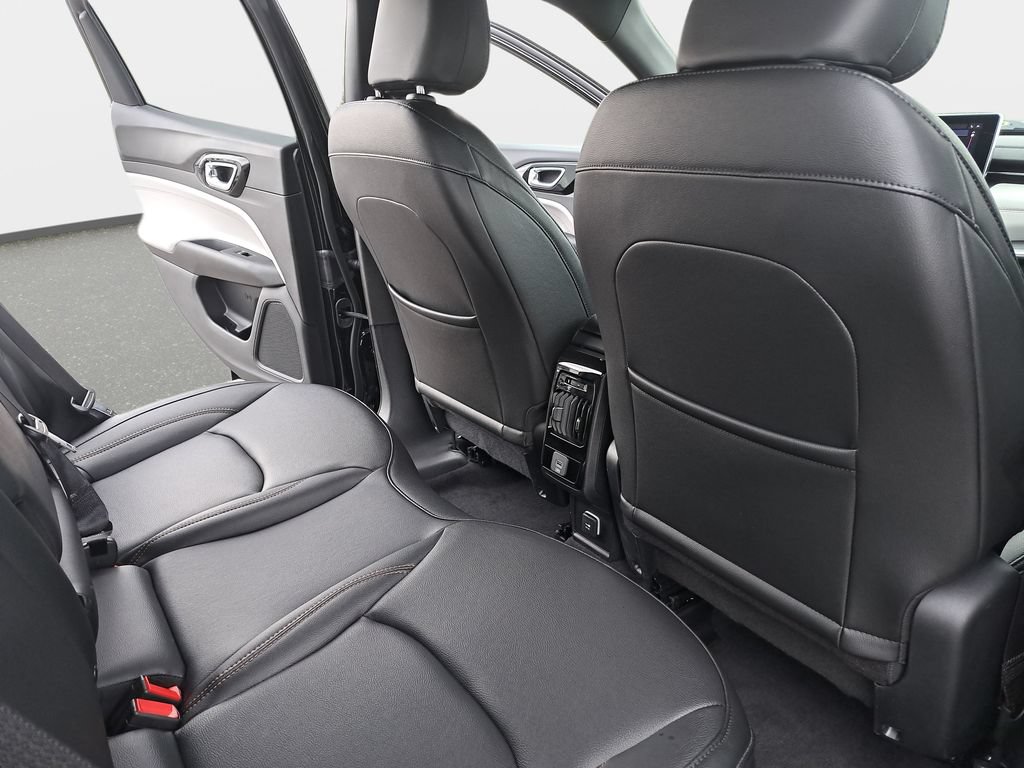 Certified 2024 Jeep Compass Limited AWD/4WD image 12
