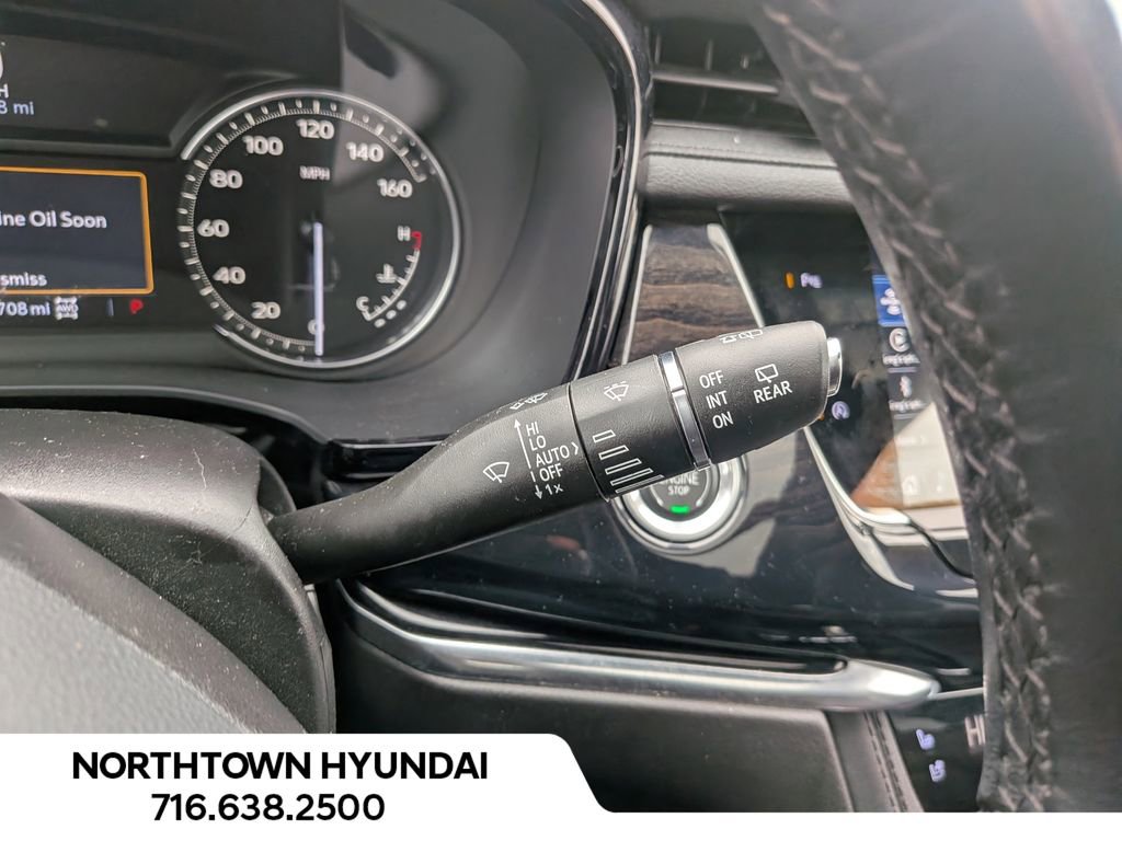 Used 2023 Cadillac XT6 Premium Luxury image 24