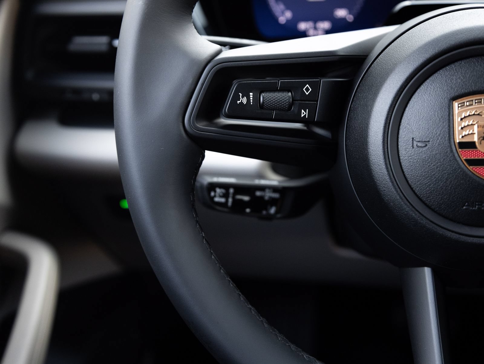 Certified 2026 Porsche Macan 4 Electric AWD/4WD image 15