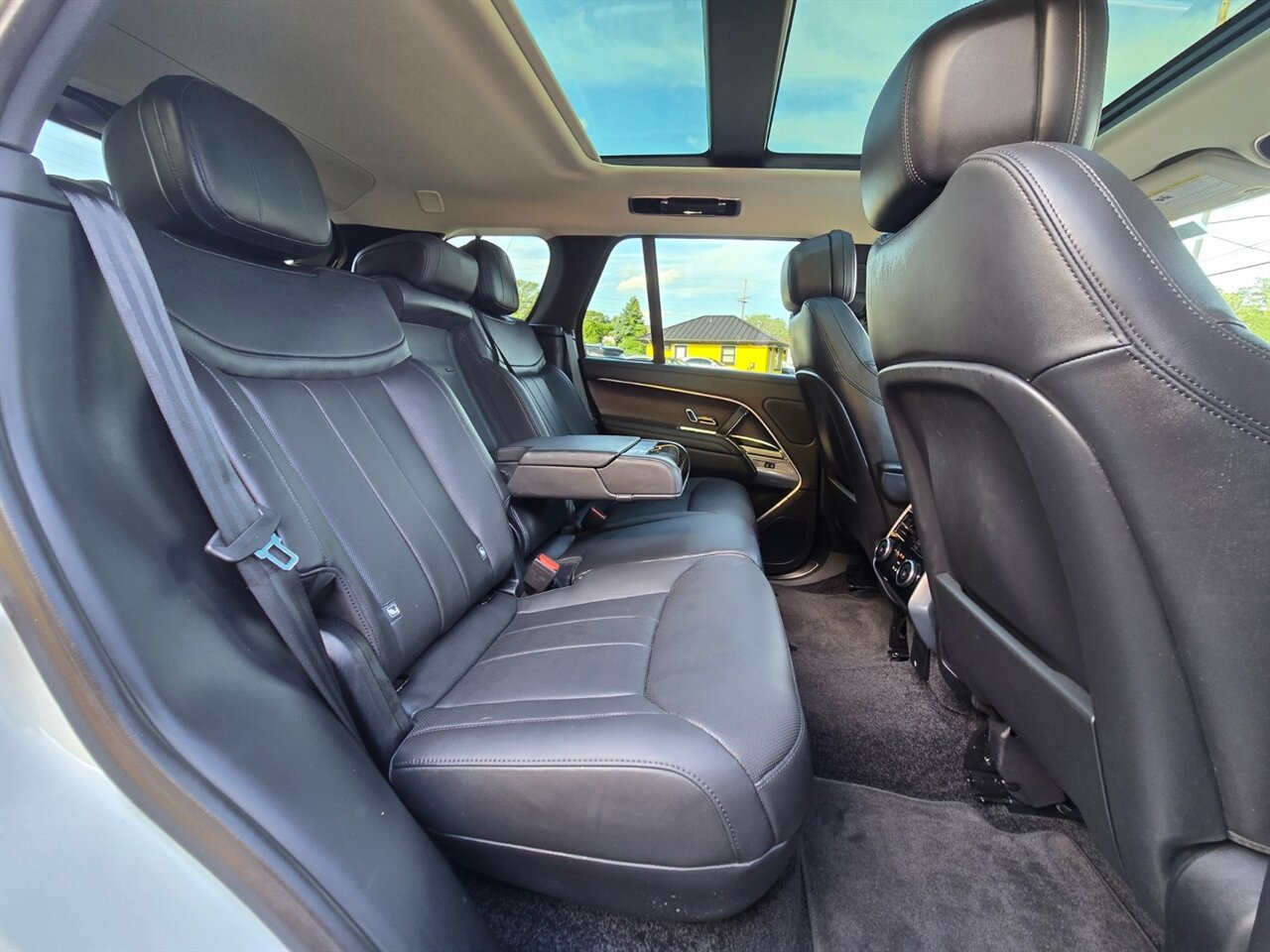 Used 2024 Land Rover Range Rover SE AWD/4WD image 19