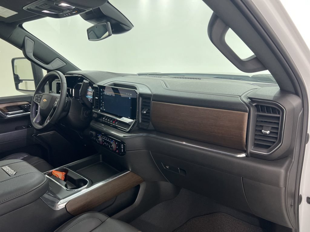 Used 2024 Chevrolet Silverado 3500 High Country AWD/4WD image 25