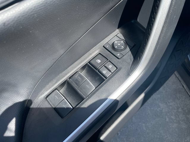 Used 2023 Toyota RAV4 XSE AWD/4WD image 21