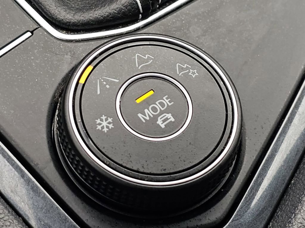 Used 2022 Volkswagen Tiguan SEL R-Line image 11