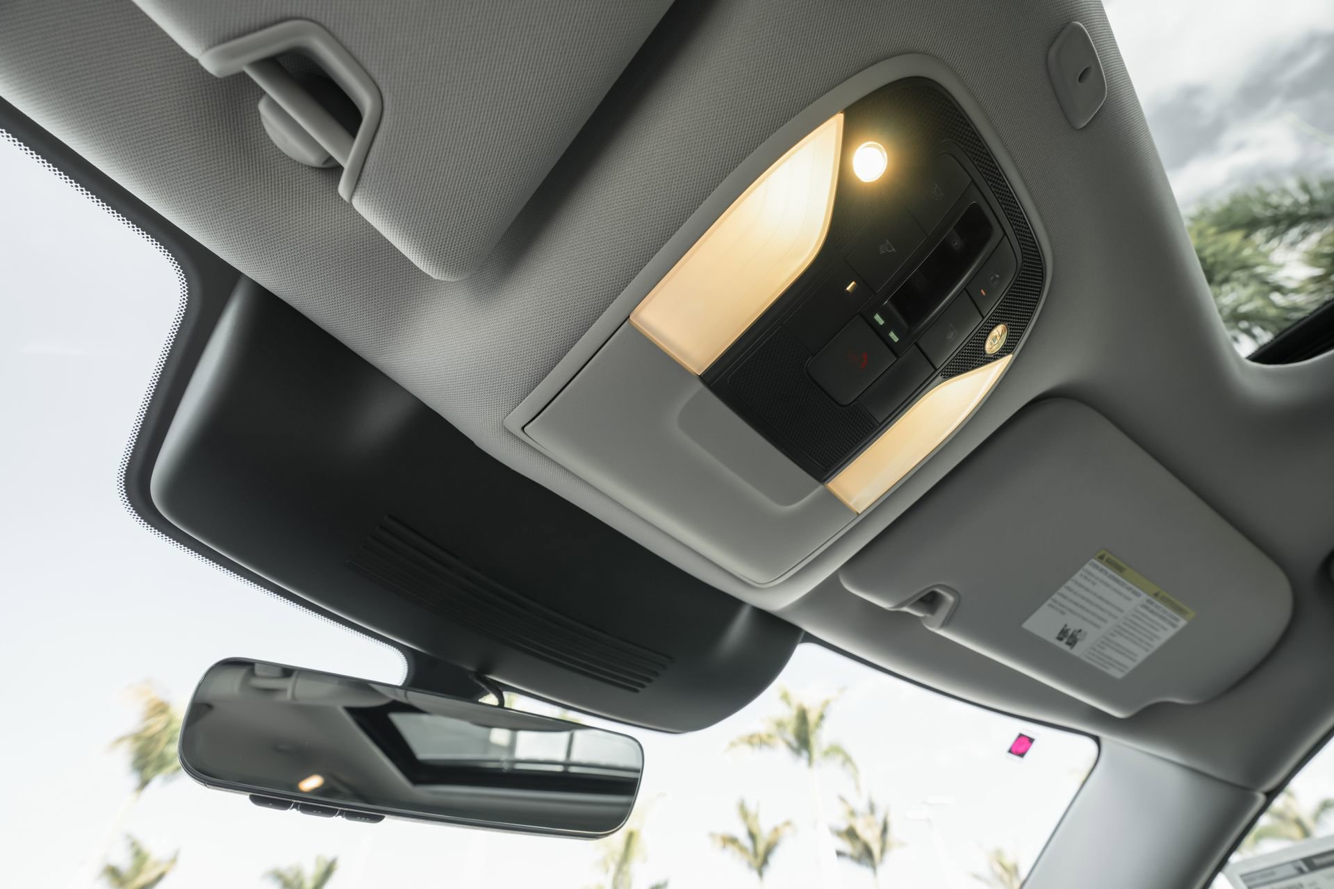 New 2026 INFINITI QX60 Luxe w/ Family Package image 17