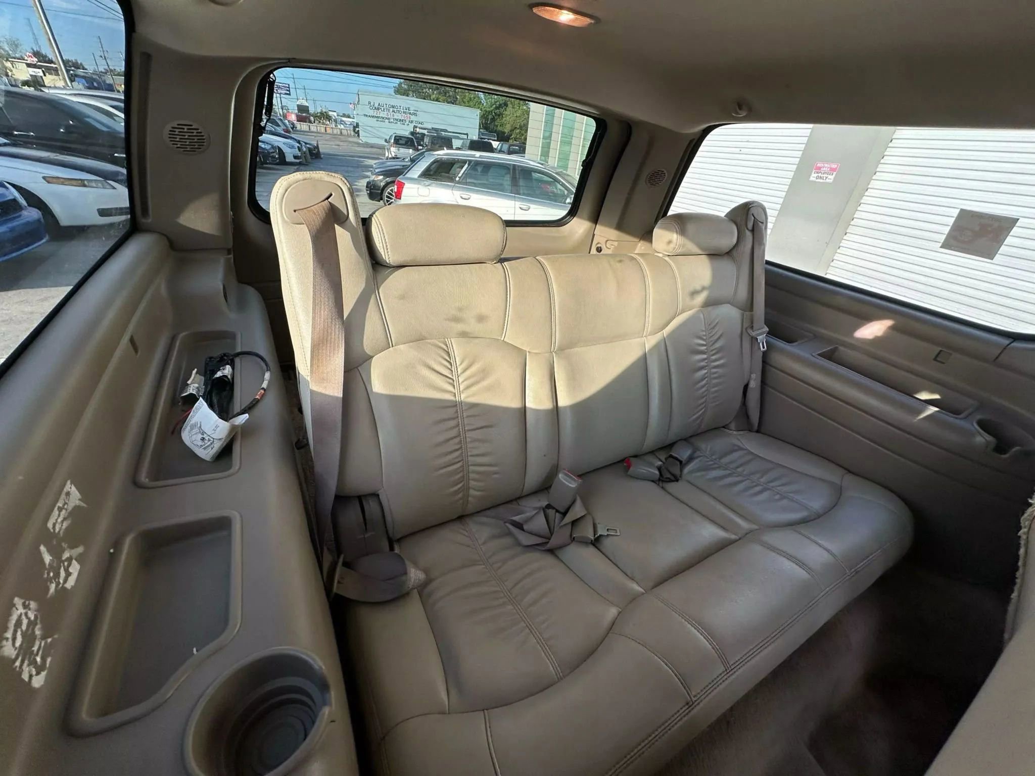 Used 2002 Chevrolet Suburban LT image 12