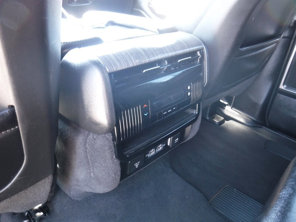 Used 2023 Jeep Wagoneer L Series II image 13