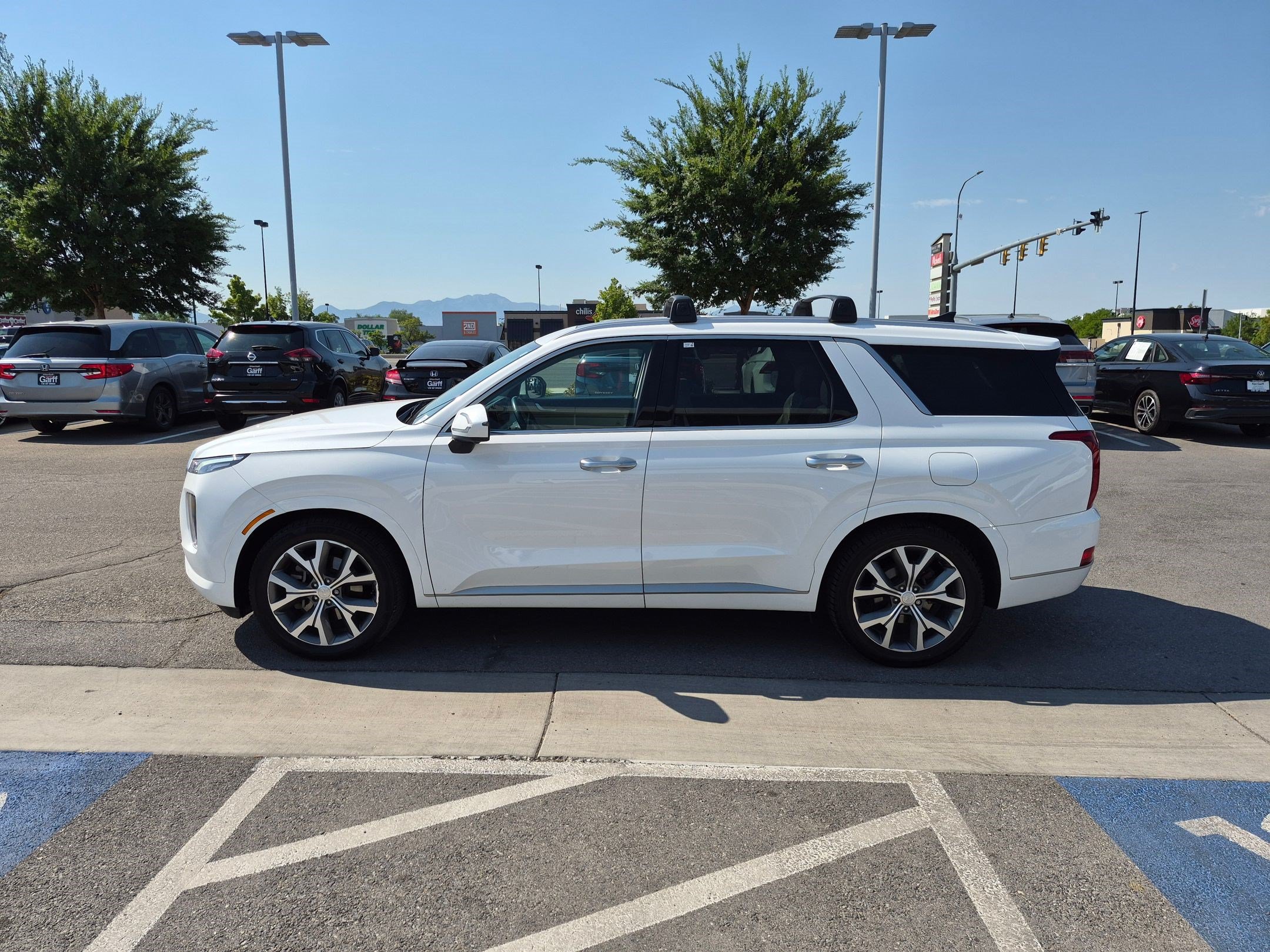 Used 2022 Hyundai Palisade Limited AWD/4WD image 9