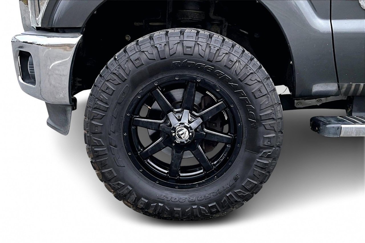 Used 2015 Ford F250 Lariat w/ Chrome Package image 30