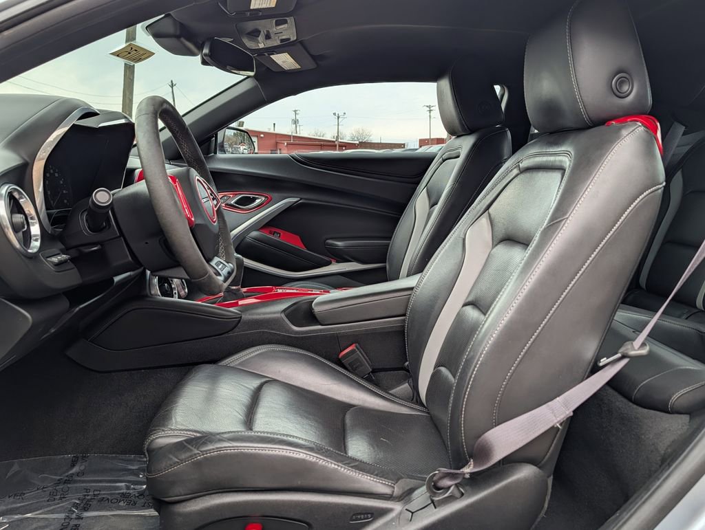 Used 2017 Chevrolet Camaro LT image 8