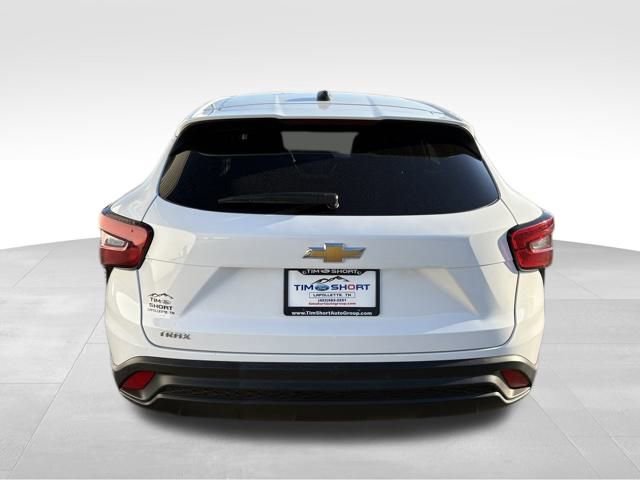 Used 2025 Chevrolet Trax LS w/ LS Convenience Package image 10