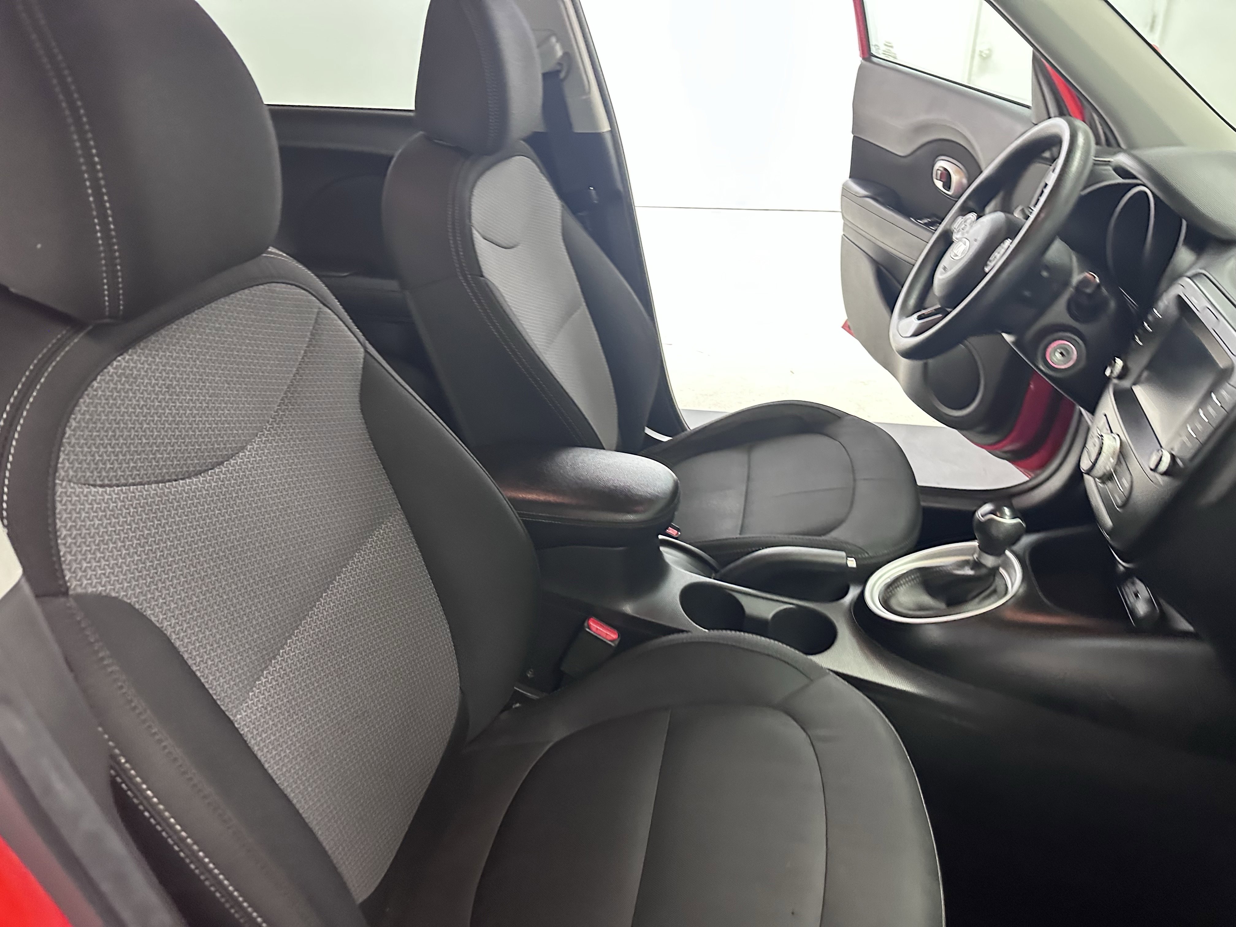 Used 2018 Kia Soul + image 31