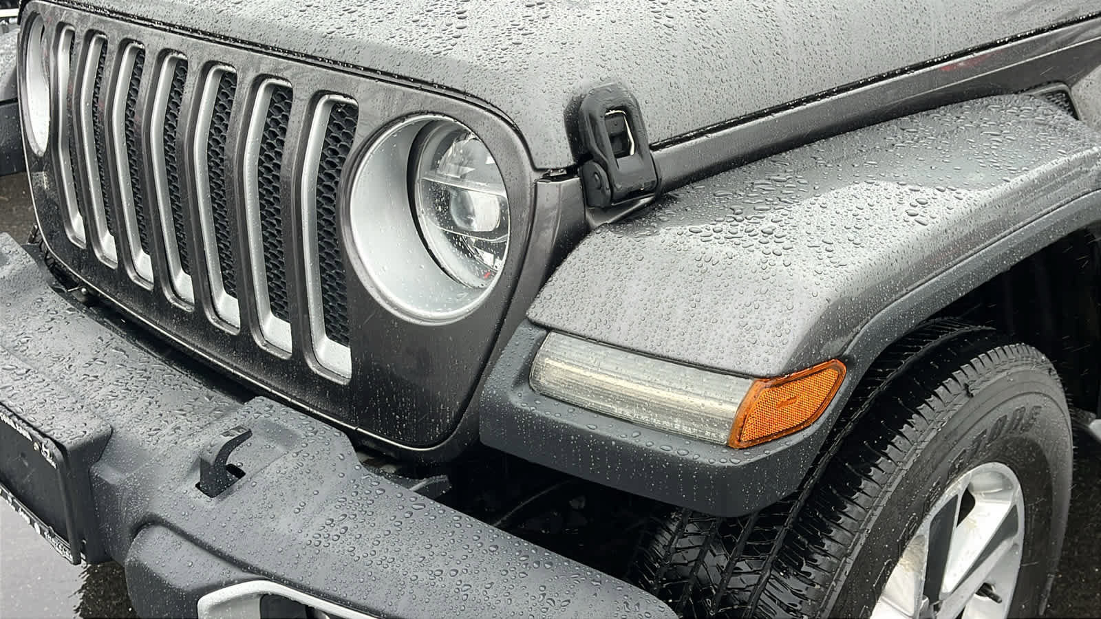 Used 2018 Jeep Wrangler Unlimited Sahara image 7