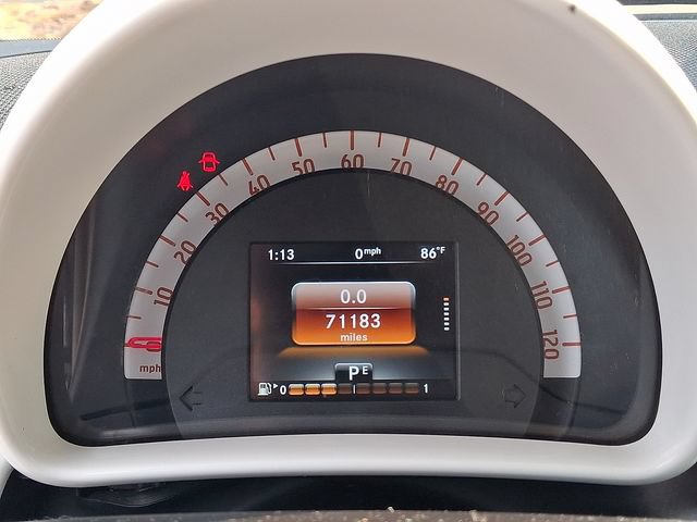 Used 2016 smart fortwo passion RWD image 19