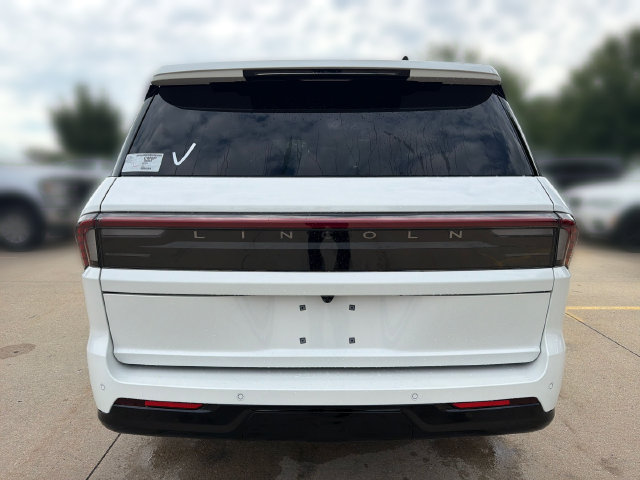 New 2026 Lincoln Navigator Reserve AWD/4WD image 7