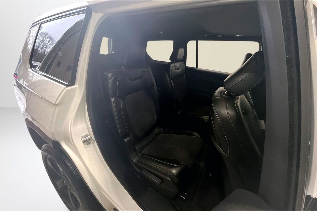 Used 2023 Jeep Grand Cherokee L Laredo image 24