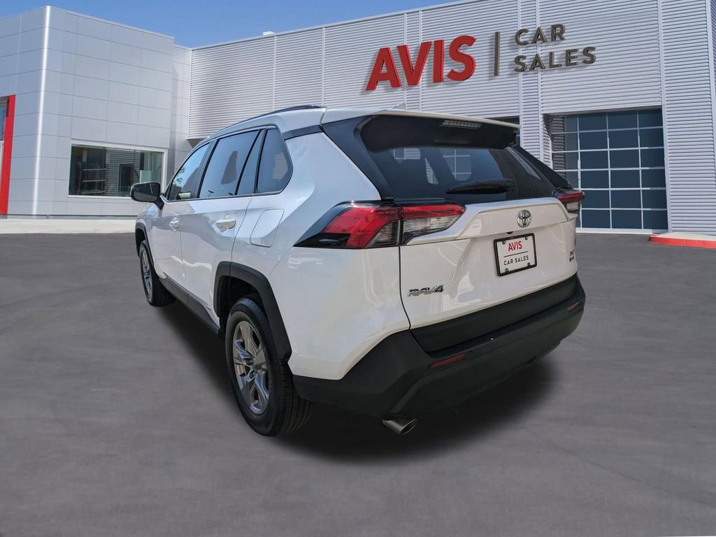 Used 2025 Toyota RAV4 XLE AWD/4WD image 9