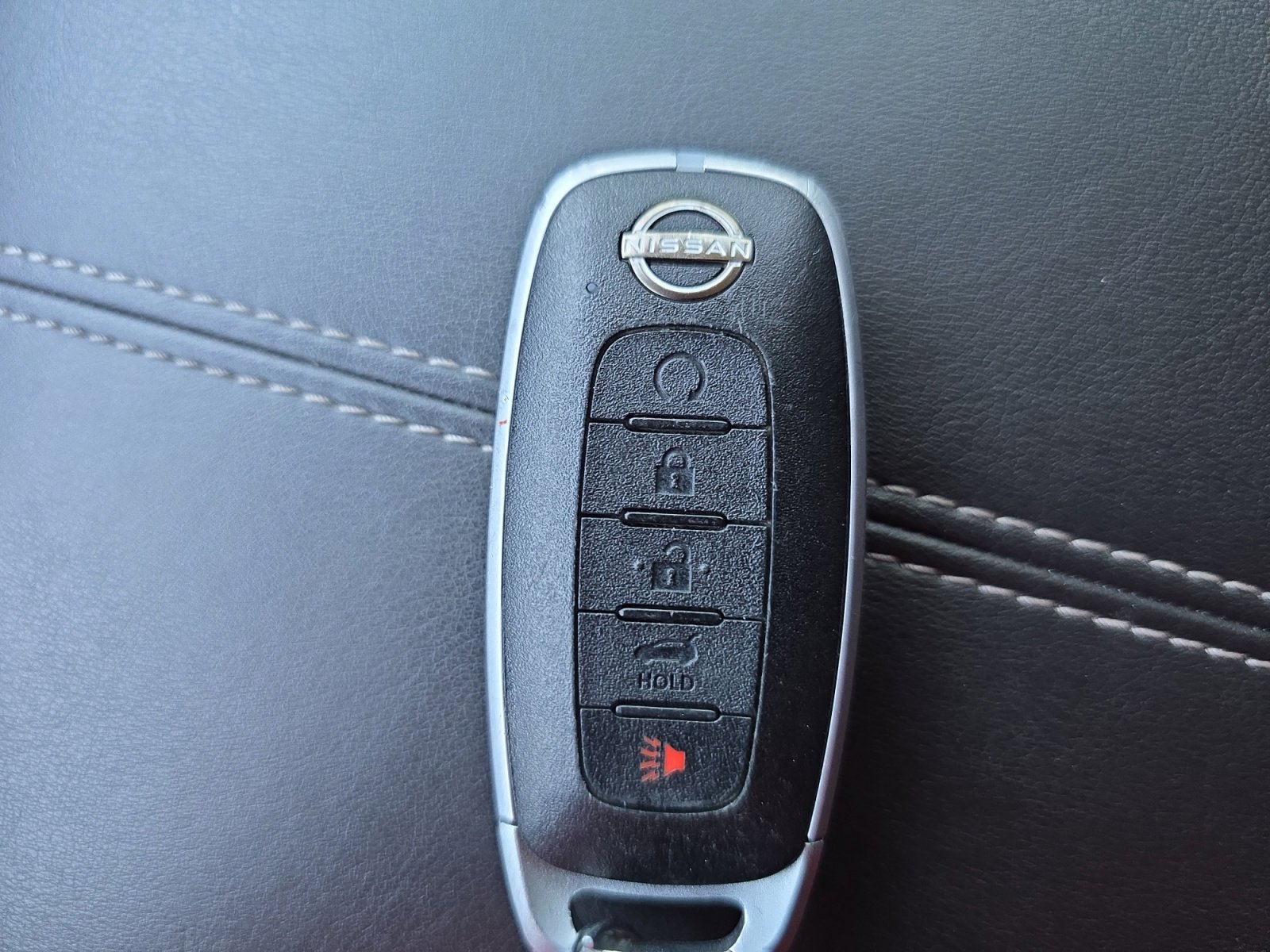 Used 2024 Nissan Pathfinder Platinum image 33