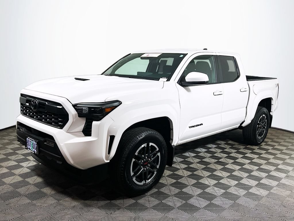 Certified 2025 Toyota Tacoma TRD Sport AWD/4WD image 3
