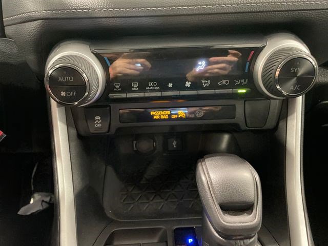 Used 2020 Toyota RAV4 LE w/ All Weather Liner Package AWD/4WD image 48