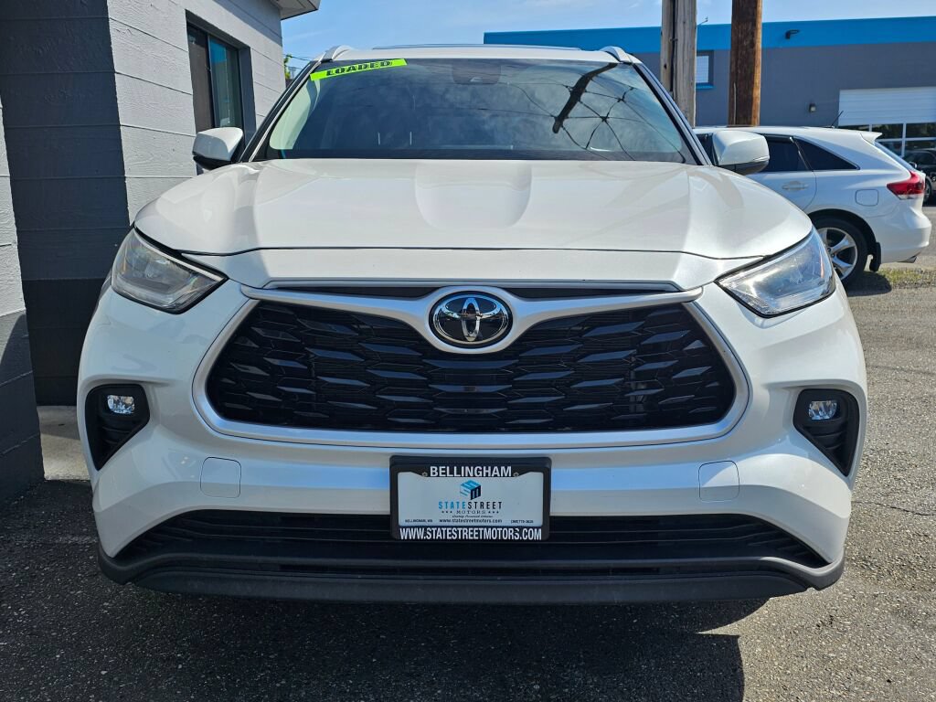Used 2025 Toyota Highlander XLE AWD/4WD image 7
