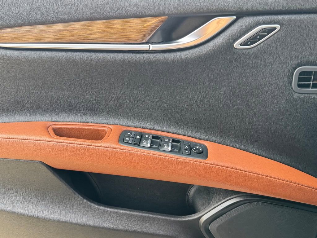 Used 2019 Maserati Ghibli S Q4 AWD/4WD image 19
