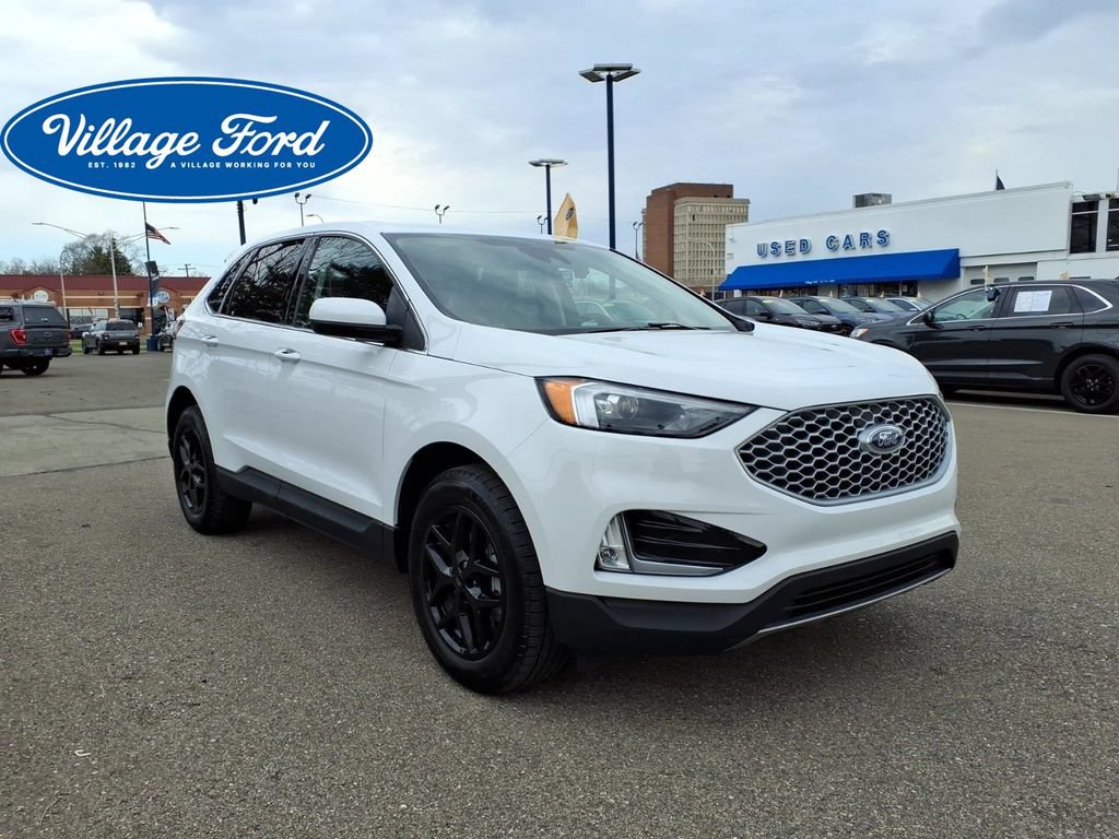 Certified 2023 Ford Edge SEL w/ Convenience Package AWD/4WD image 4