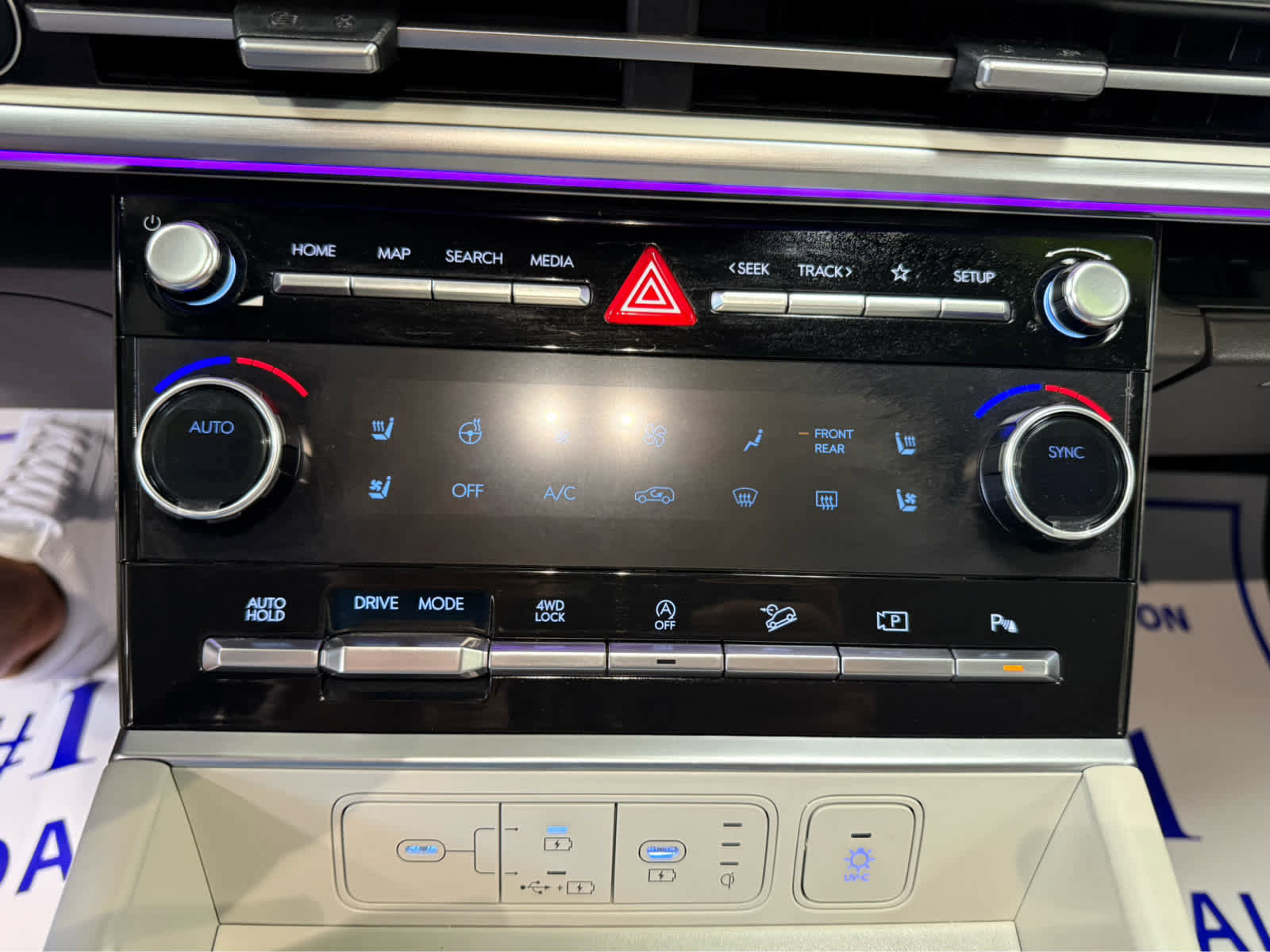 Used 2024 Hyundai Santa Fe Limited image 21