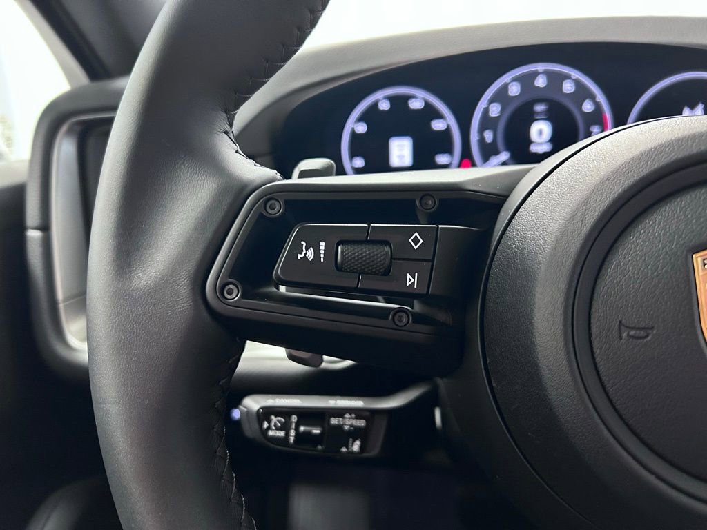 Certified 2026 Porsche Cayenne Coupe image 14