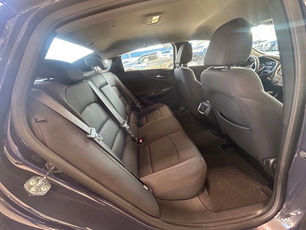Used 2025 Chevrolet Malibu LT image 31