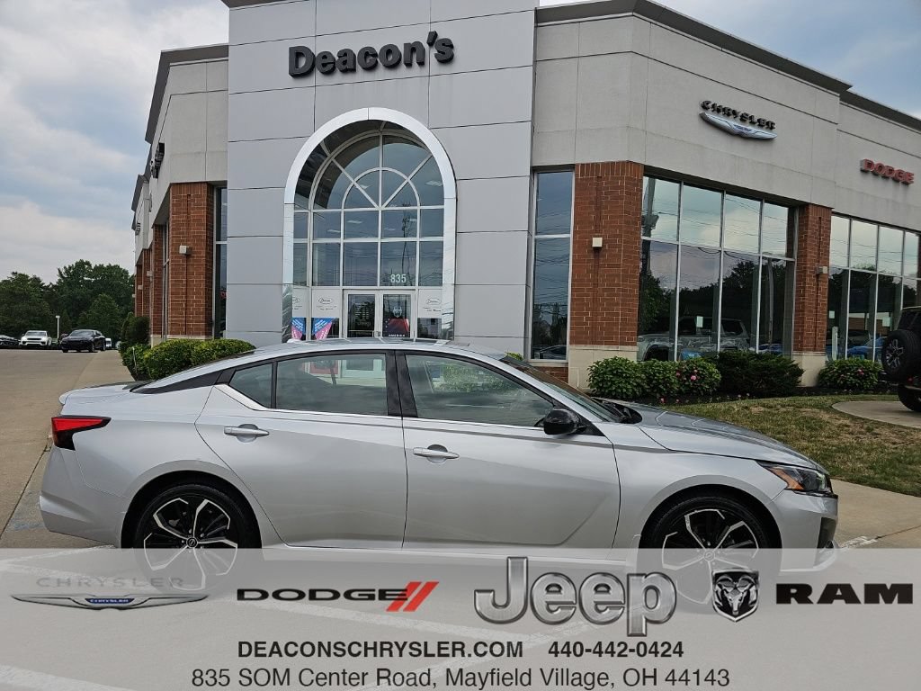 Used 2023 Nissan Altima 2.5 SR w/ SR Premium Package