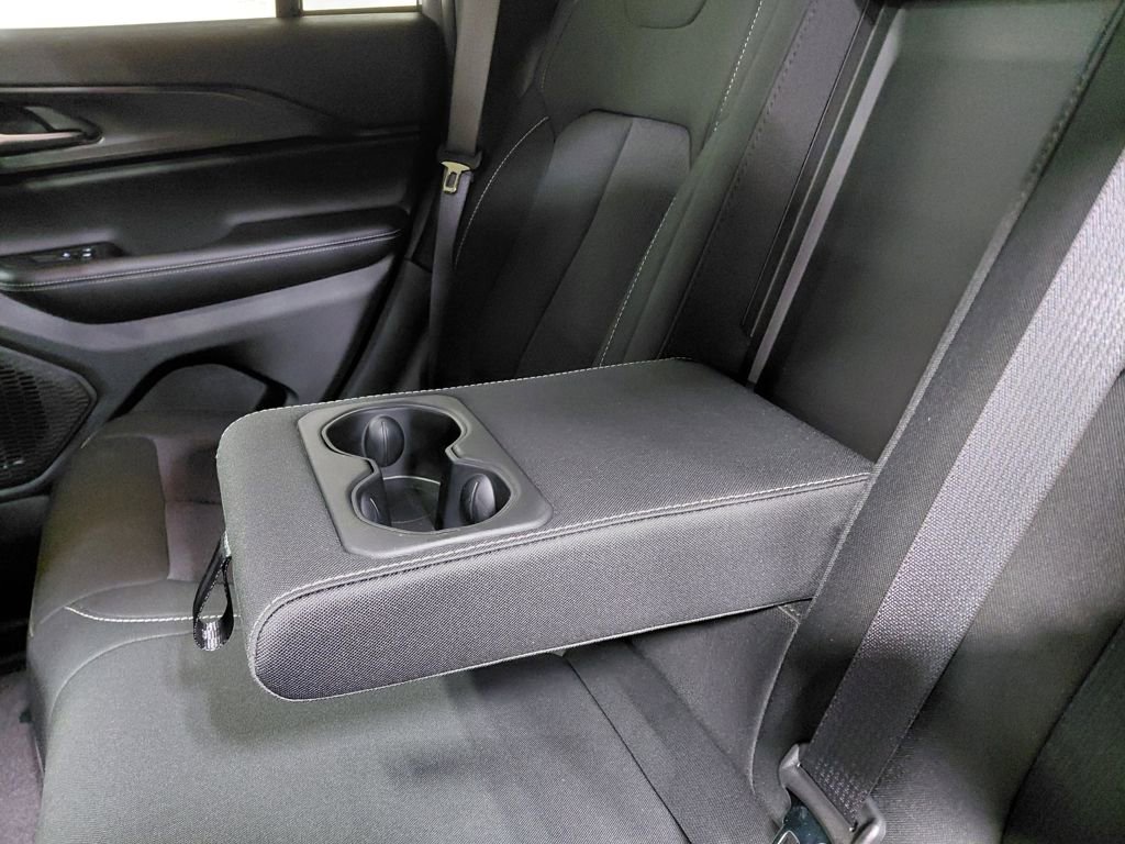 Certified 2025 Jeep Grand Cherokee Laredo X image 40