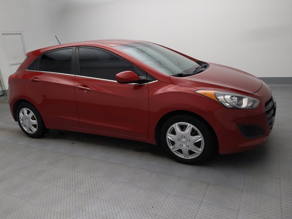 Used 2017 Hyundai Elantra GT image 11