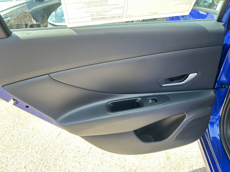 New 2025 Hyundai Elantra SE image 16