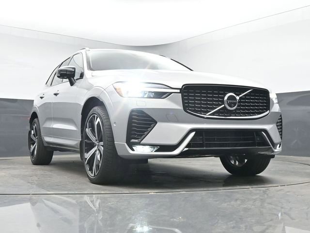 Used 2023 Volvo XC60 B5 Ultimate w/ Climate Package FWD image 15