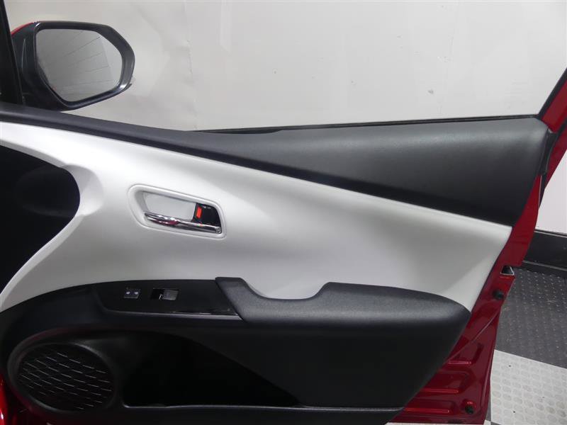 Used 2021 Toyota Prius Prime XLE image 18