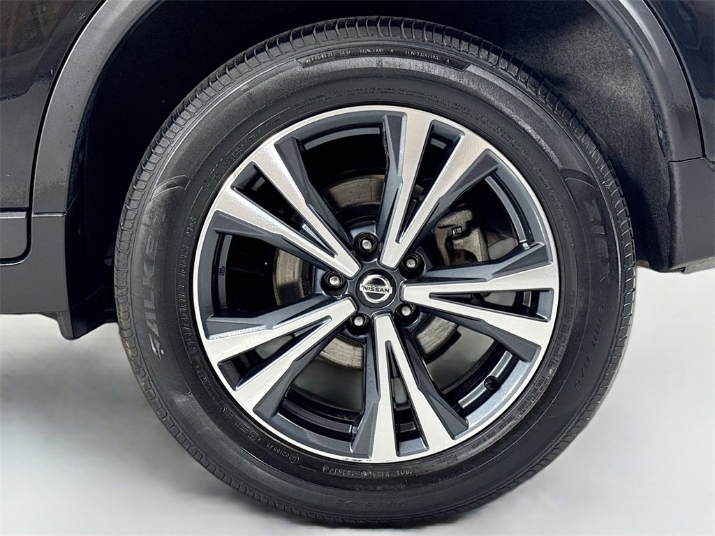 Used 2020 Nissan Rogue SV w/ Premium Package image 10