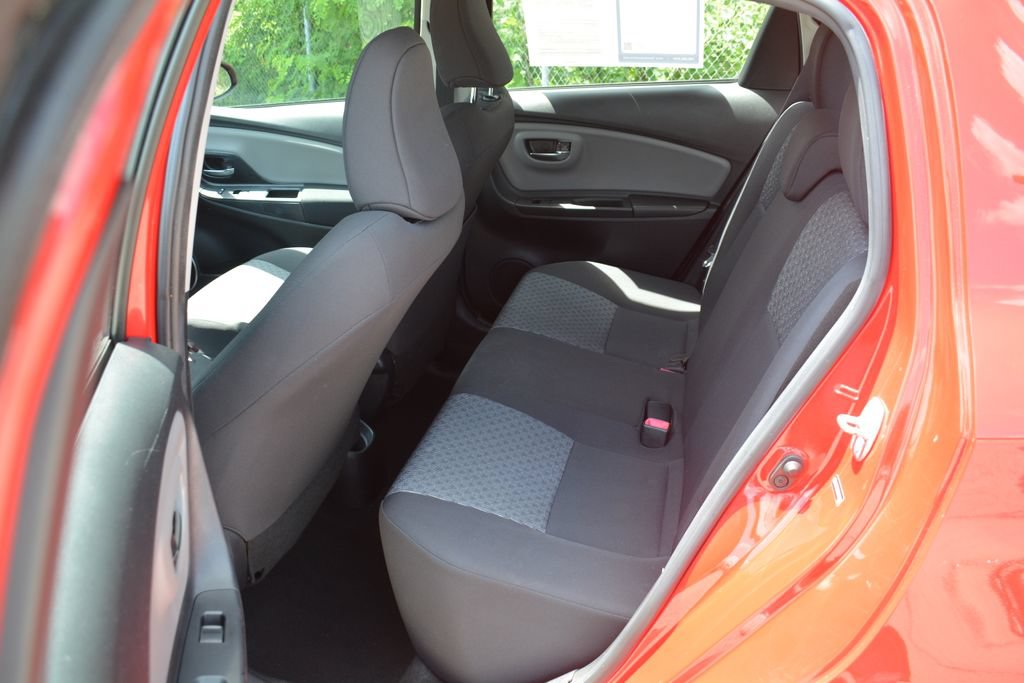 Used 2015 Toyota Yaris LE FWD image 18