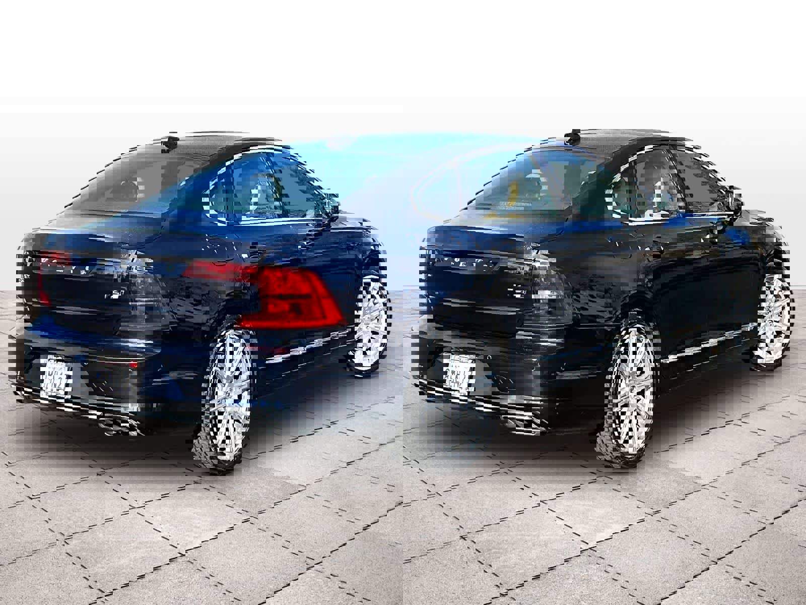 Used 2017 Volvo S90 T6 Inscription w/ Vision Package image 16