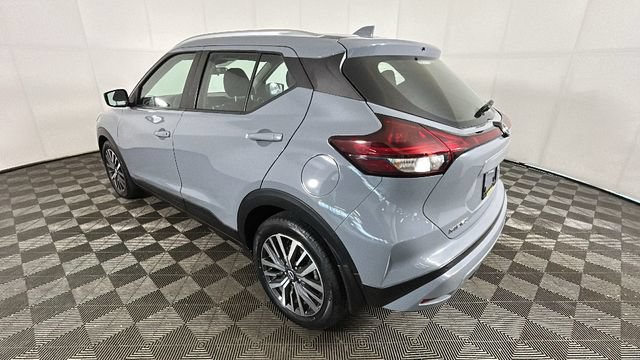 Used 2022 Nissan Kicks SV FWD image 4