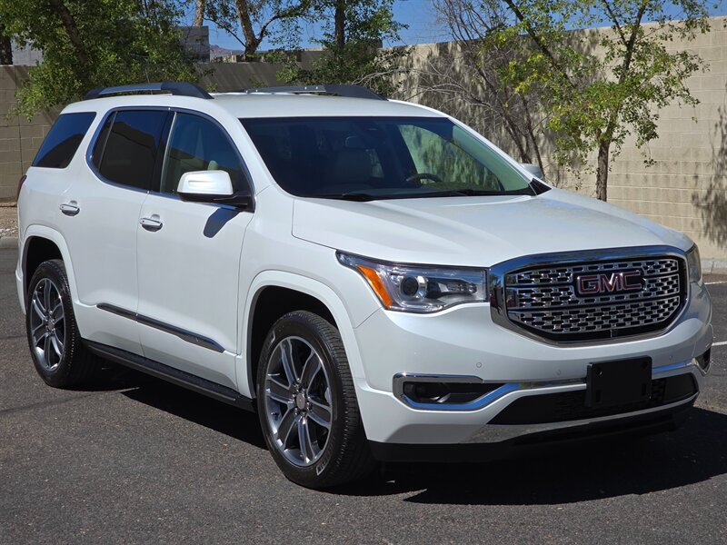 Used 2019 GMC Acadia Denali w/ Technology Package FWD image 2