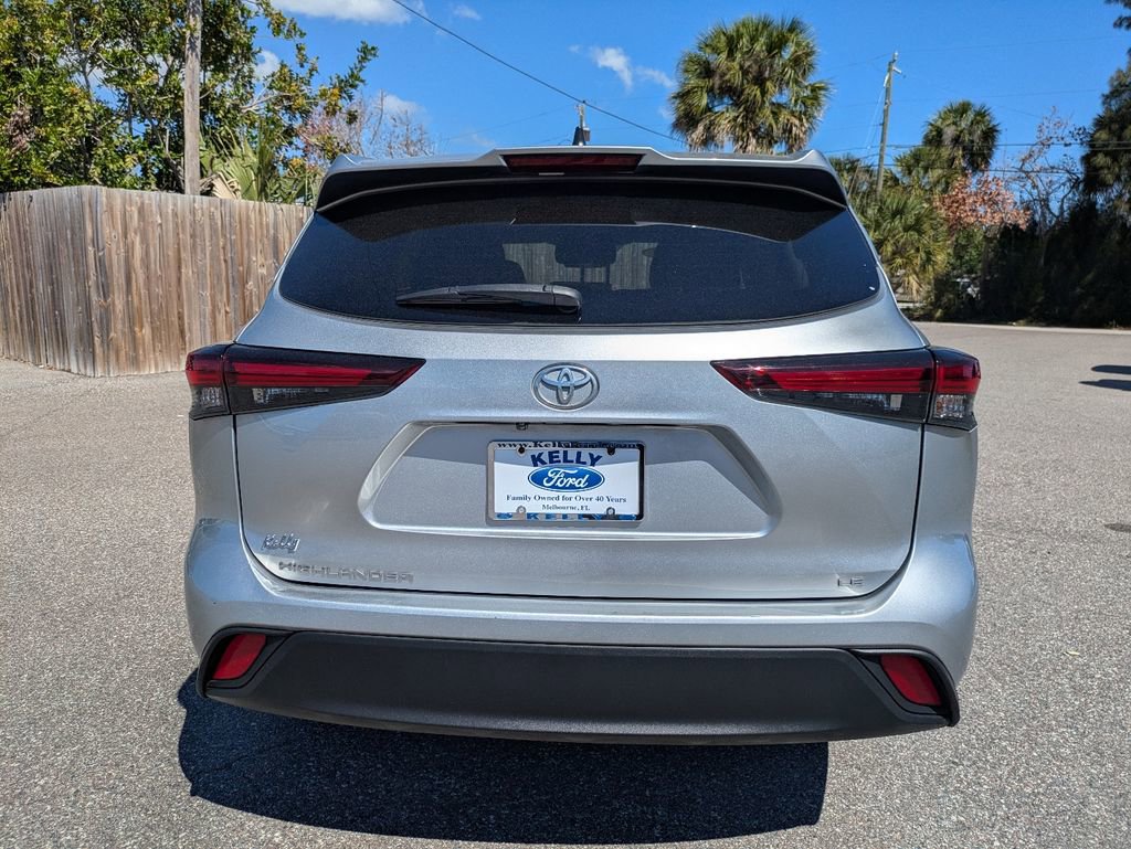 Used 2024 Toyota Highlander LE image 7
