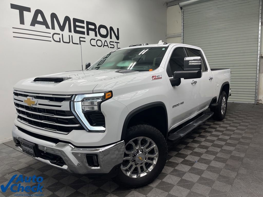 Used 2025 Chevrolet Silverado 2500 LTZ w/ LTZ Premium Package image 2