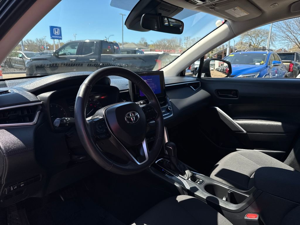 Used 2024 Toyota Corolla Cross LE w/ Moonroof Package AWD/4WD image 14