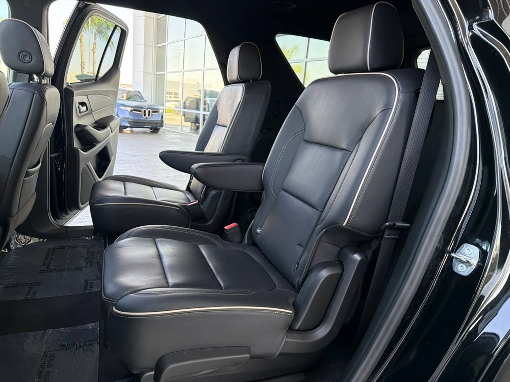 Used 2023 Chevrolet Traverse Premier w/ Redline Edition FWD image 13