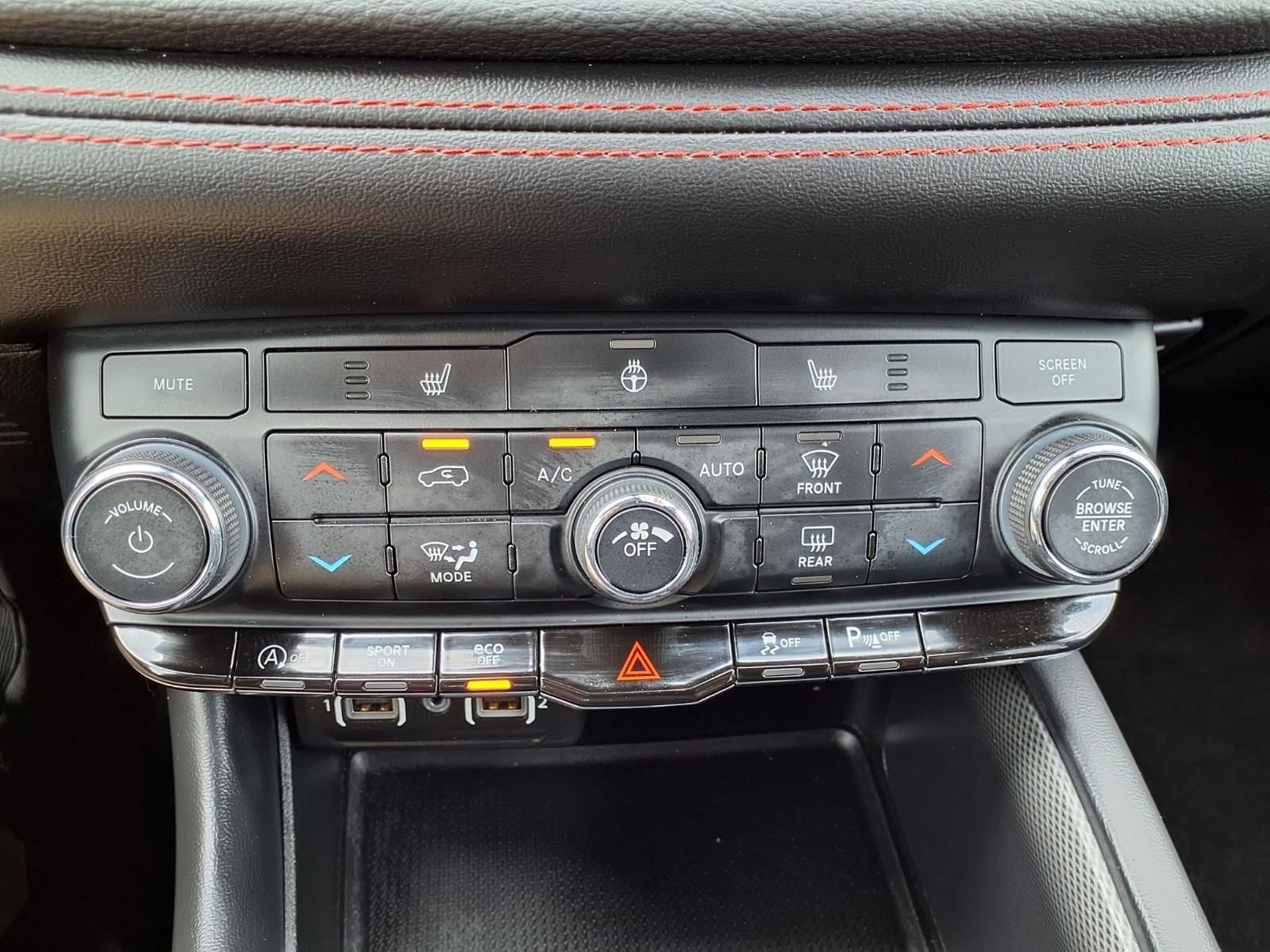 Used 2025 Dodge Durango GT AWD/4WD image 13