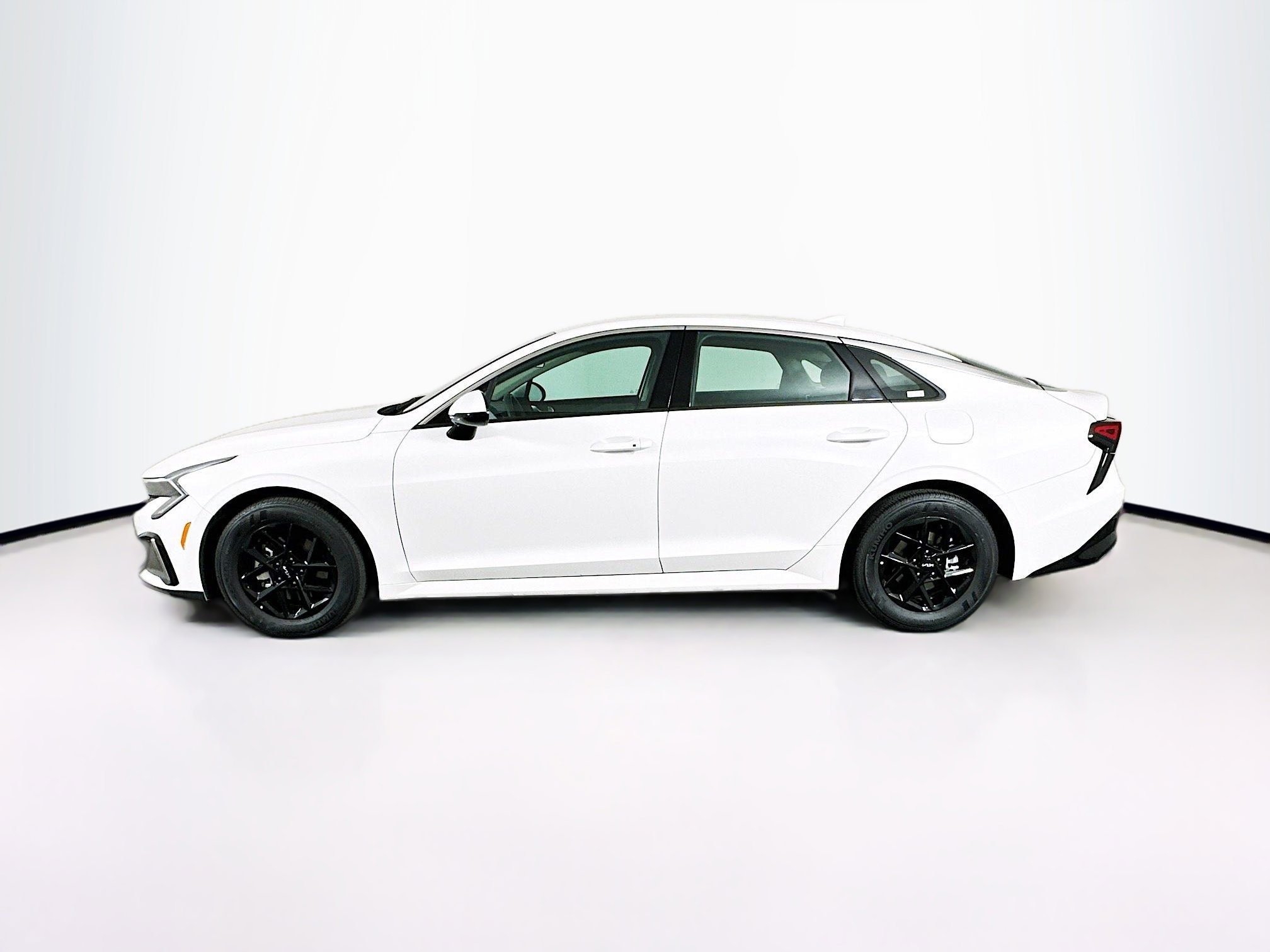 Used 2025 Kia K5 LXS FWD image 4